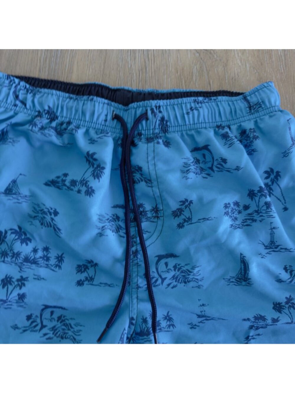 RS Island Inspired Resortwear Men Size L Swim Trunks Palm Trees Whales Blue - Picture 8 of 11